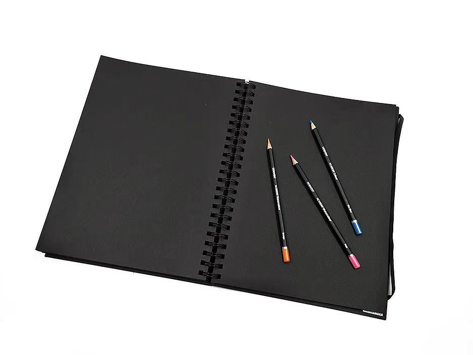 Блокнот Derwent Black Book, A4, чёрные листы
